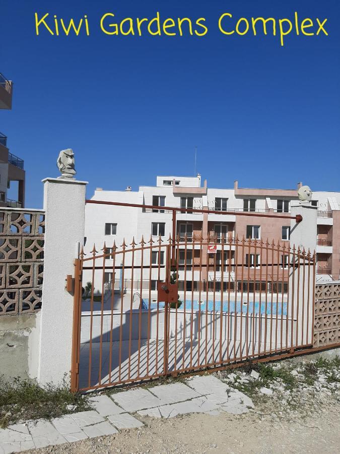 Apartment-Studio Daisy In Kiwi Gardens Complex بايالا المظهر الخارجي الصورة